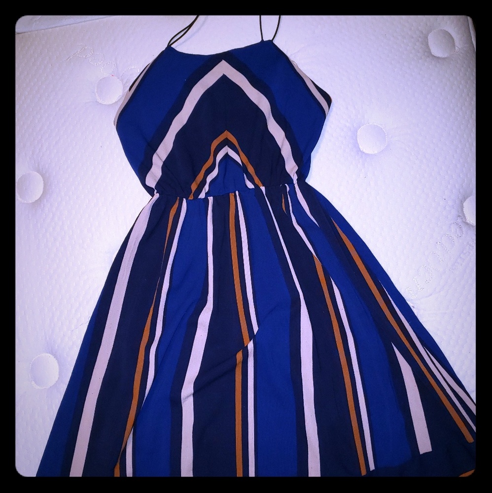**HOST PICK*** Flowy dress